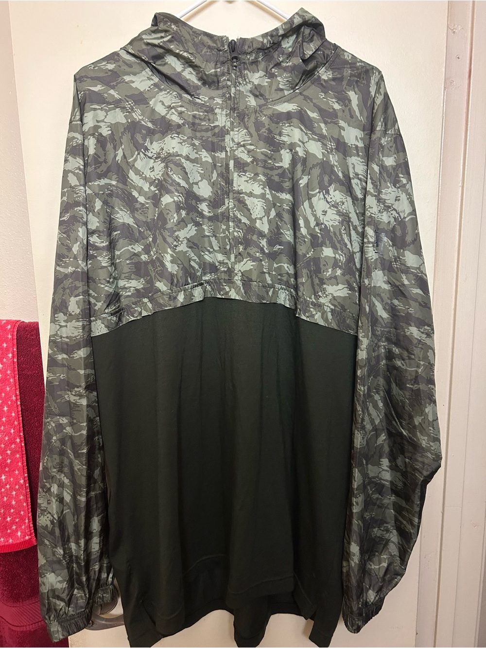 Under Armour Black & Olive Camo Quarter Zip Jacket Size 2XL
